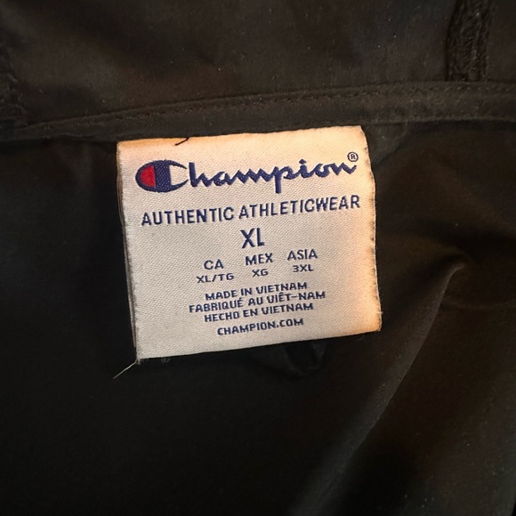 Champion Windbreaker XL - Picture 3 of 3